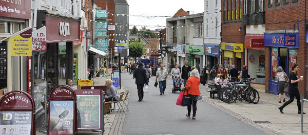Banner photo of people shopping in Castle Street, Hinckley